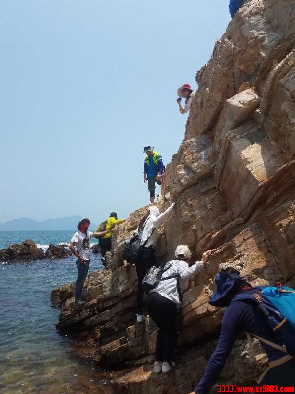 20190511东西冲穿越钻山洞攀岩.